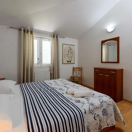 In With Seaview, Terrace, Air Condition, Wifi * Trogir