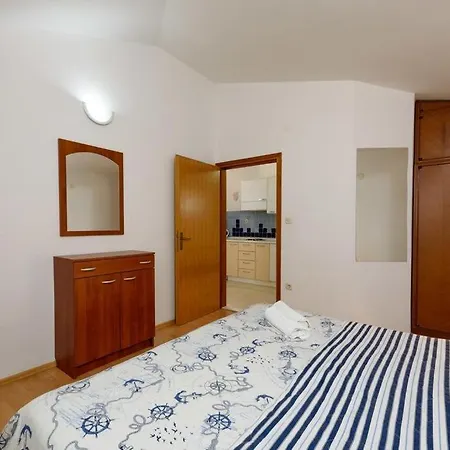 In With Seaview, Terrace, Air Condition, Wifi Apartament