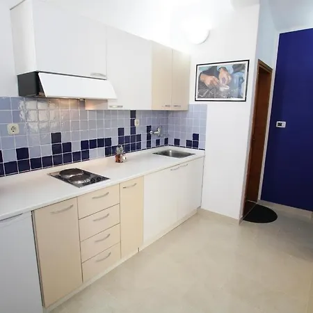 In With Seaview, Terrace, Air Condition, Wifi Trogir