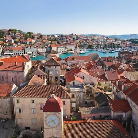 Apartament In With Seaview, Terrace, Air Condition, Wifi Trogir