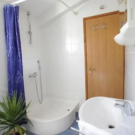 In With Seaview, Terrace, Air Condition, Wifi *